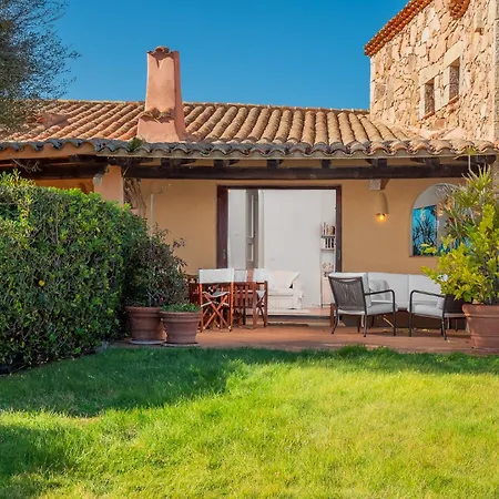 Lägenhet Il Poggio Di Cala Granu *